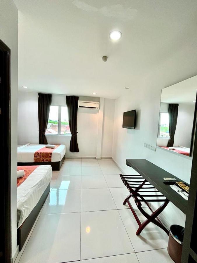 Hotel Zamburger Tengkera Melaka Malacca Exterior foto